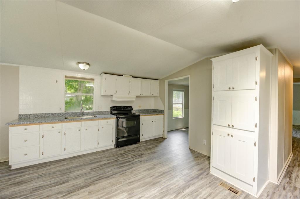 13265 Pecan Tree Drive, Willis, Texas image 1