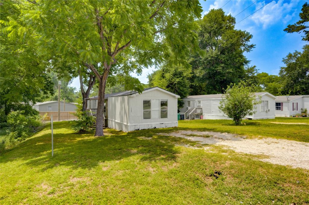 13265 Pecan Tree Drive, Willis, Texas image 2