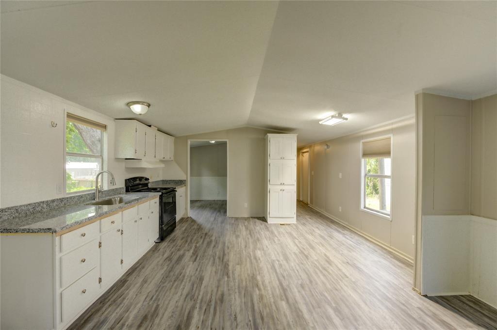 13265 Pecan Tree Drive, Willis, Texas image 6