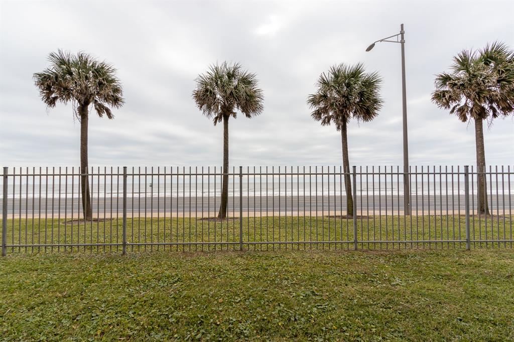 7000 Seawall Boulevard #613, Galveston, Texas image 31
