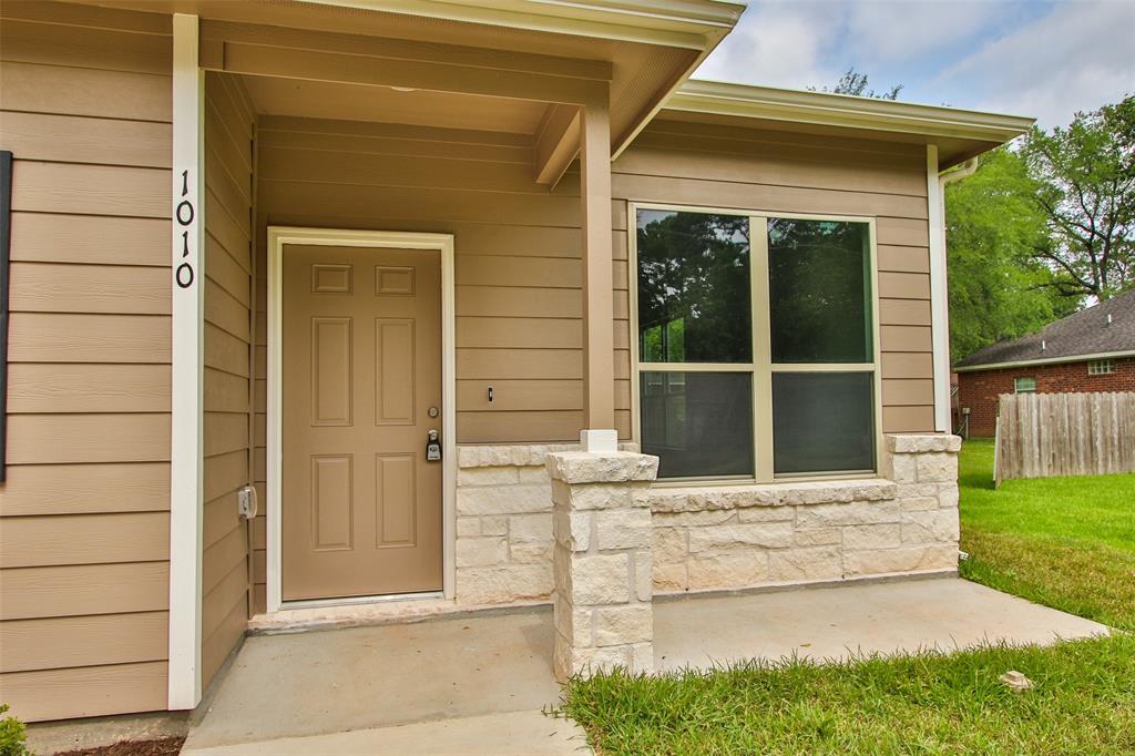 1010 Columbia River, Montgomery, Texas image 2