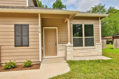 1010 Columbia River Montgomery TX 77316