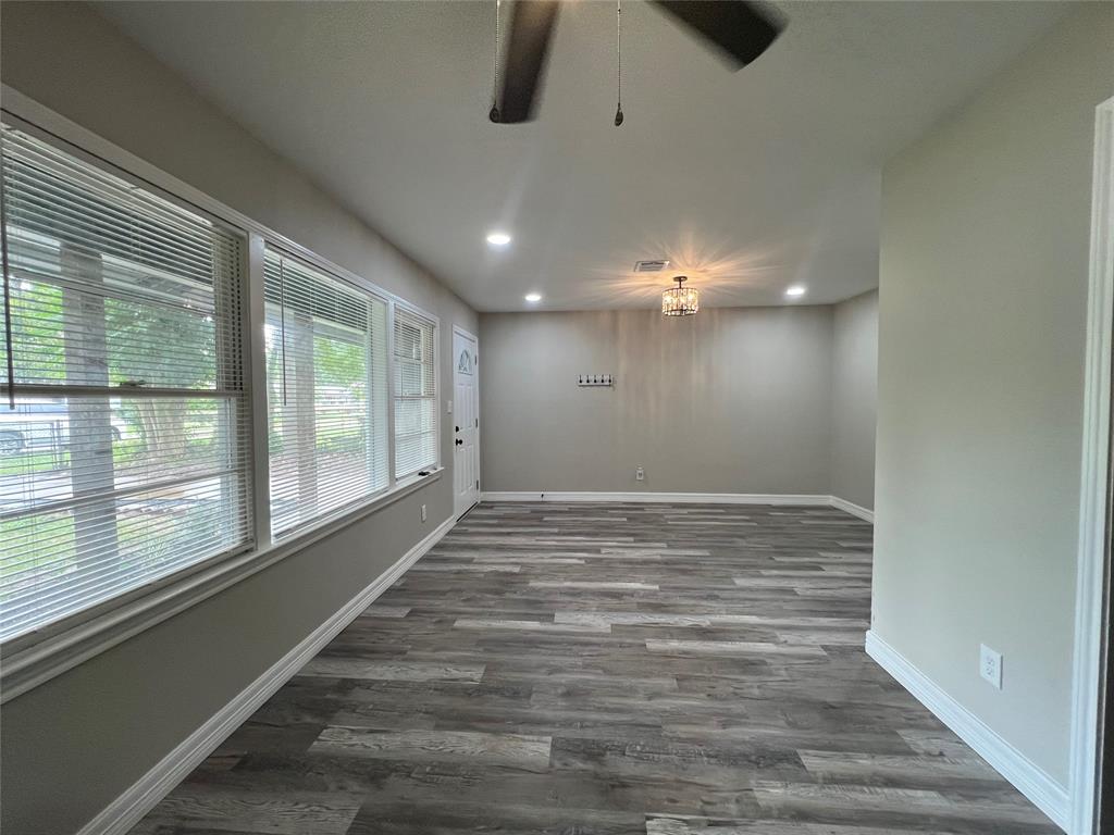 1016 W SNYDERST