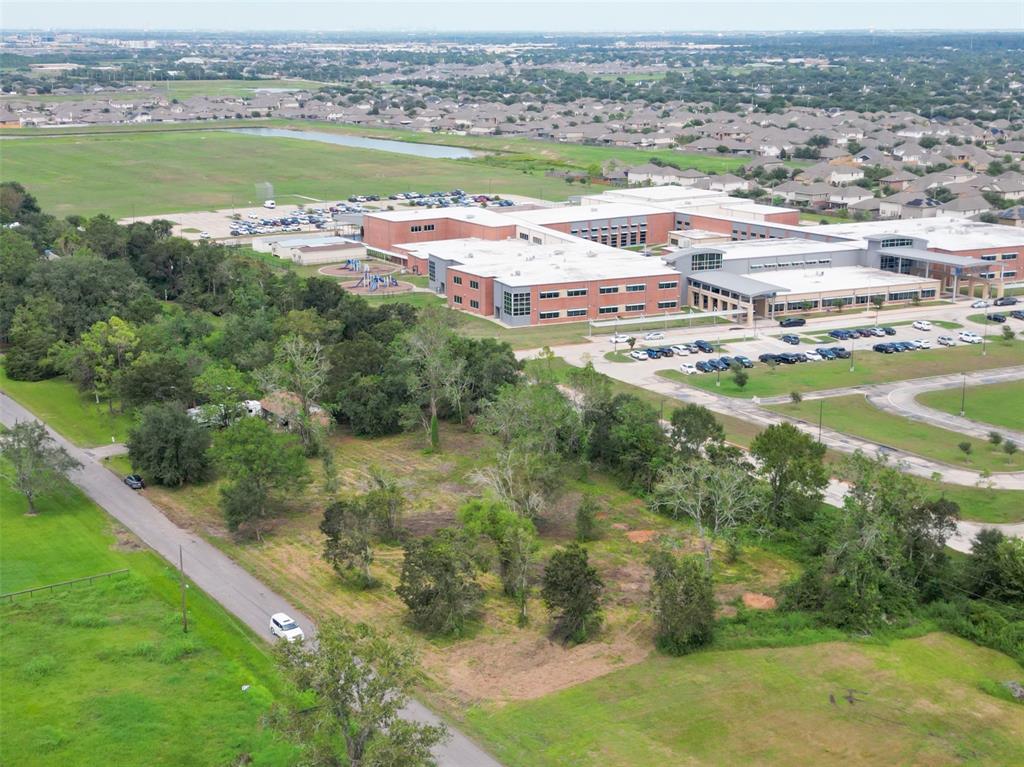 Tallow Forest Street, Dickinson, Texas image 9