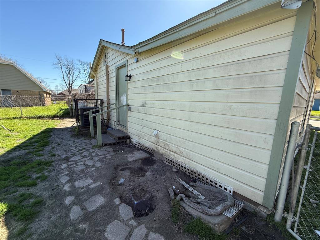 309 W 12th Street, Deer Park, Texas image 9