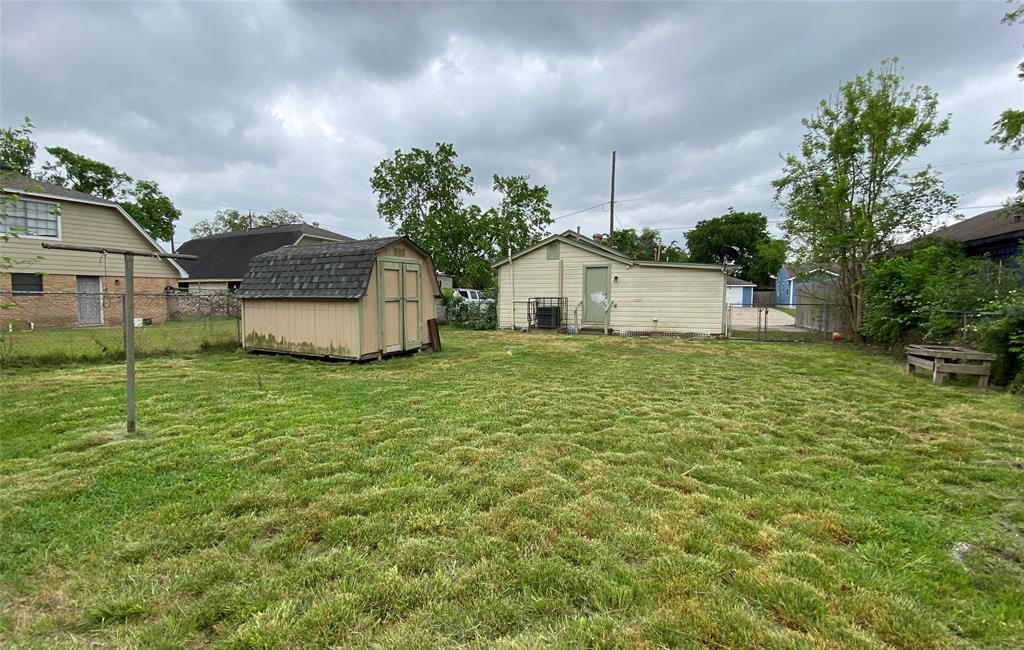 309 W 12th Street, Deer Park, Texas image 2