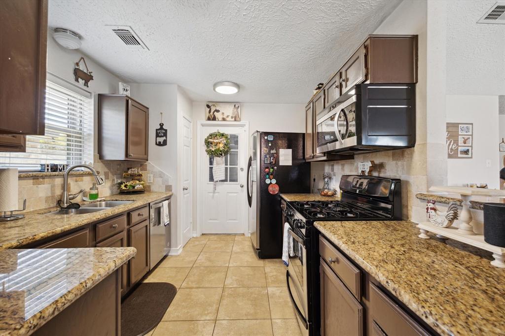 5426 Beaver Creek Drive, La Porte, Texas image 11