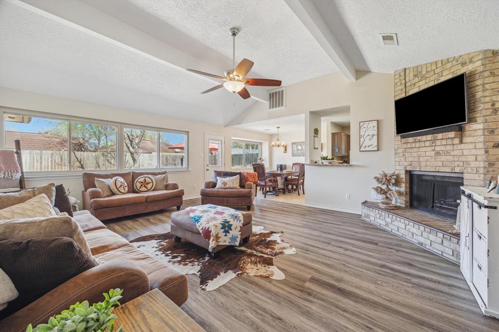 5426 Beaver Creek Drive, La Porte, Texas image 4