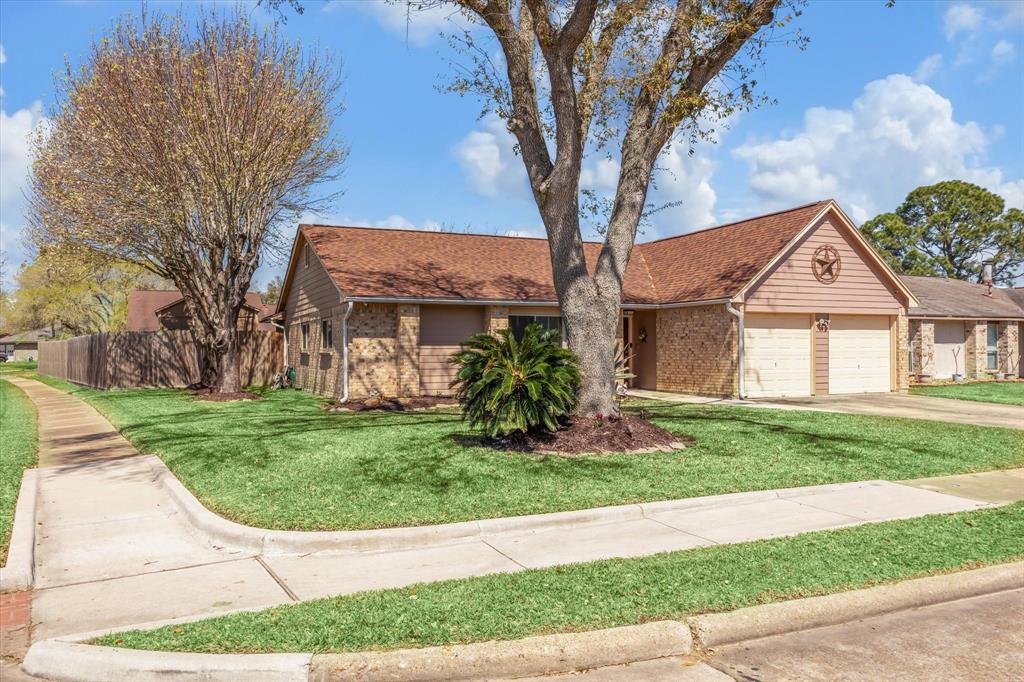 5426 Beaver Creek Drive, La Porte, Texas image 3