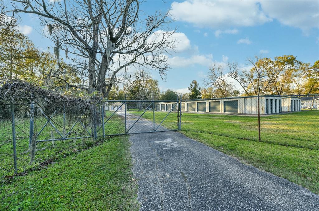 1609 Lakeland Drive, Liberty, Texas image 9