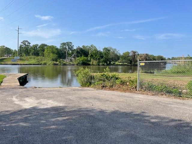 2116 Casa Rio Circle, Dickinson, Texas image 15
