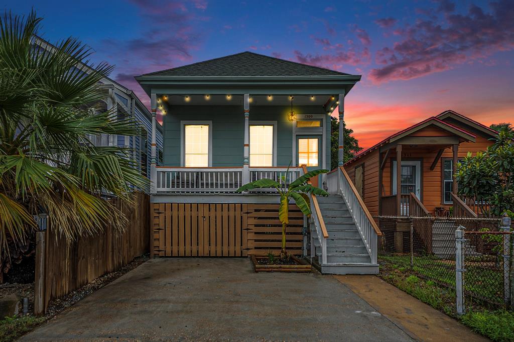 1309 Avenue M, Galveston, Texas image 1