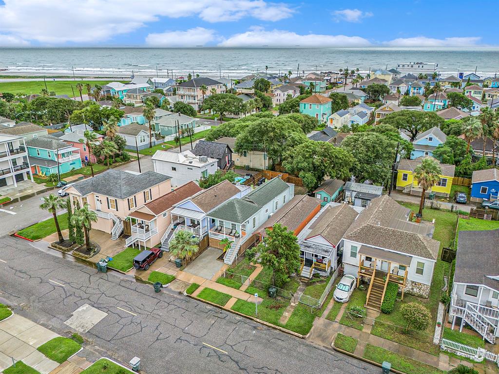 1309 Avenue M, Galveston, Texas image 2