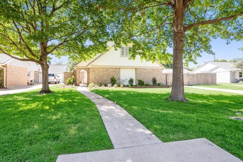 Single Family Residence in Houston TX 2723 Fontana Drive.jpg