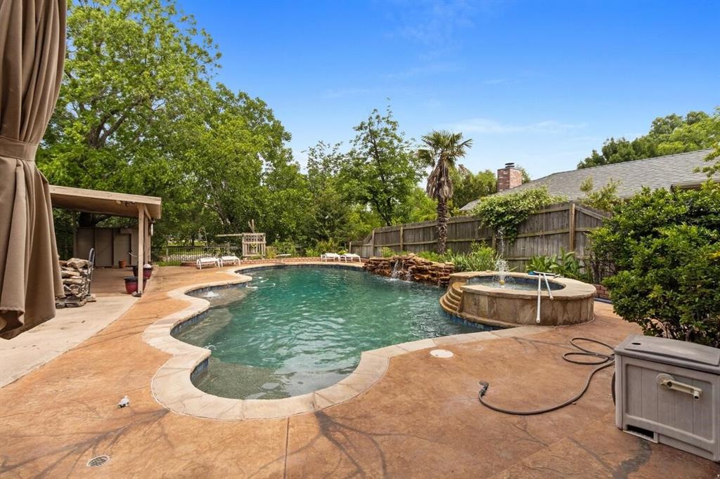 420 Steeplechase Trail, Kennedale, Texas image 2
