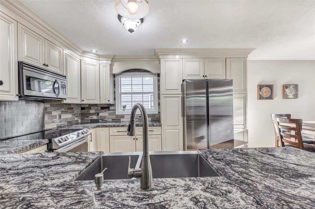 14033 Broken Arrow Drive, Willis, Texas image 19