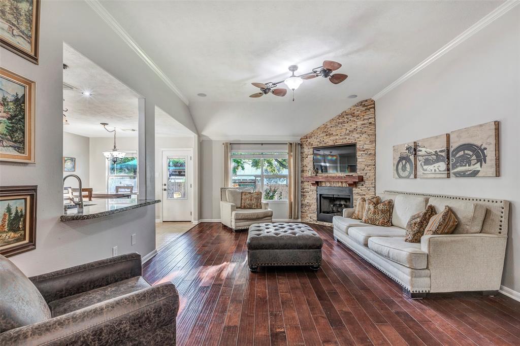 14033 Broken Arrow Drive, Willis, Texas image 7