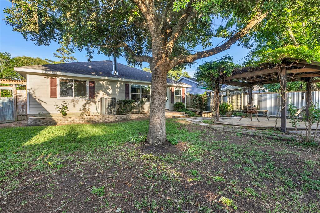 14033 Broken Arrow Drive, Willis, Texas image 33