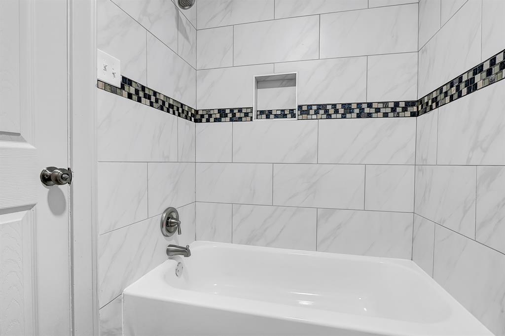15510 Banty Falls Court, Houston, Texas image 11