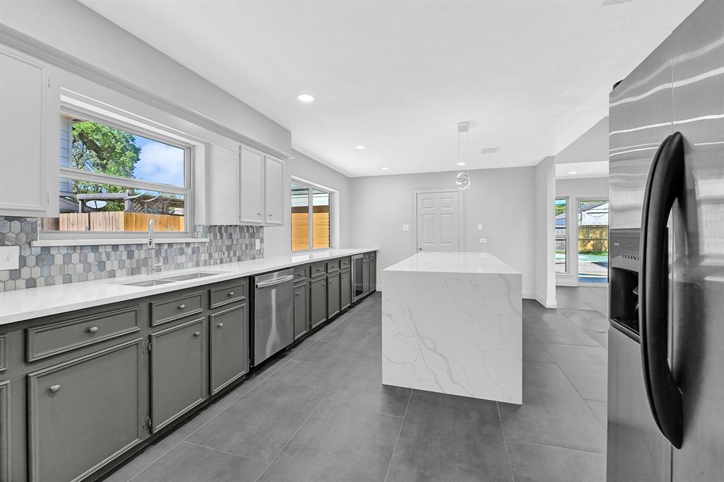 15510 Banty Falls Court, Houston, Texas image 6