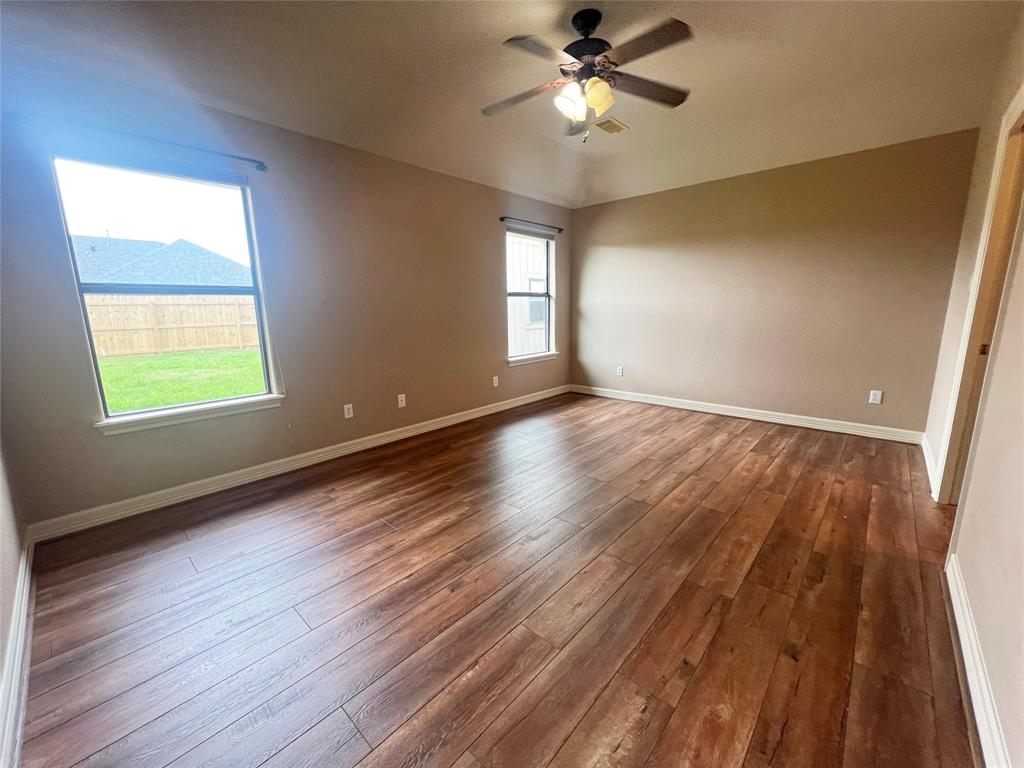 110 Hummingbird Court, Richwood, Texas image 10
