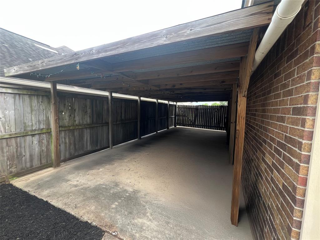 110 Hummingbird Court, Richwood, Texas image 19