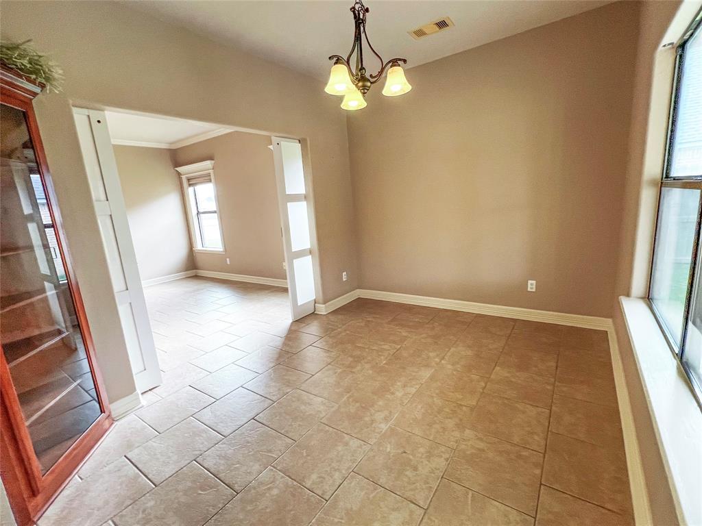 110 Hummingbird Court, Richwood, Texas image 8