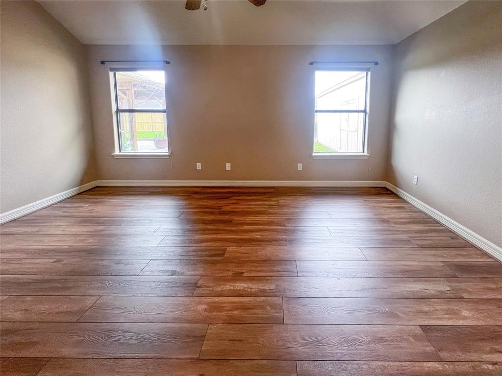 110 Hummingbird Court, Richwood, Texas image 11