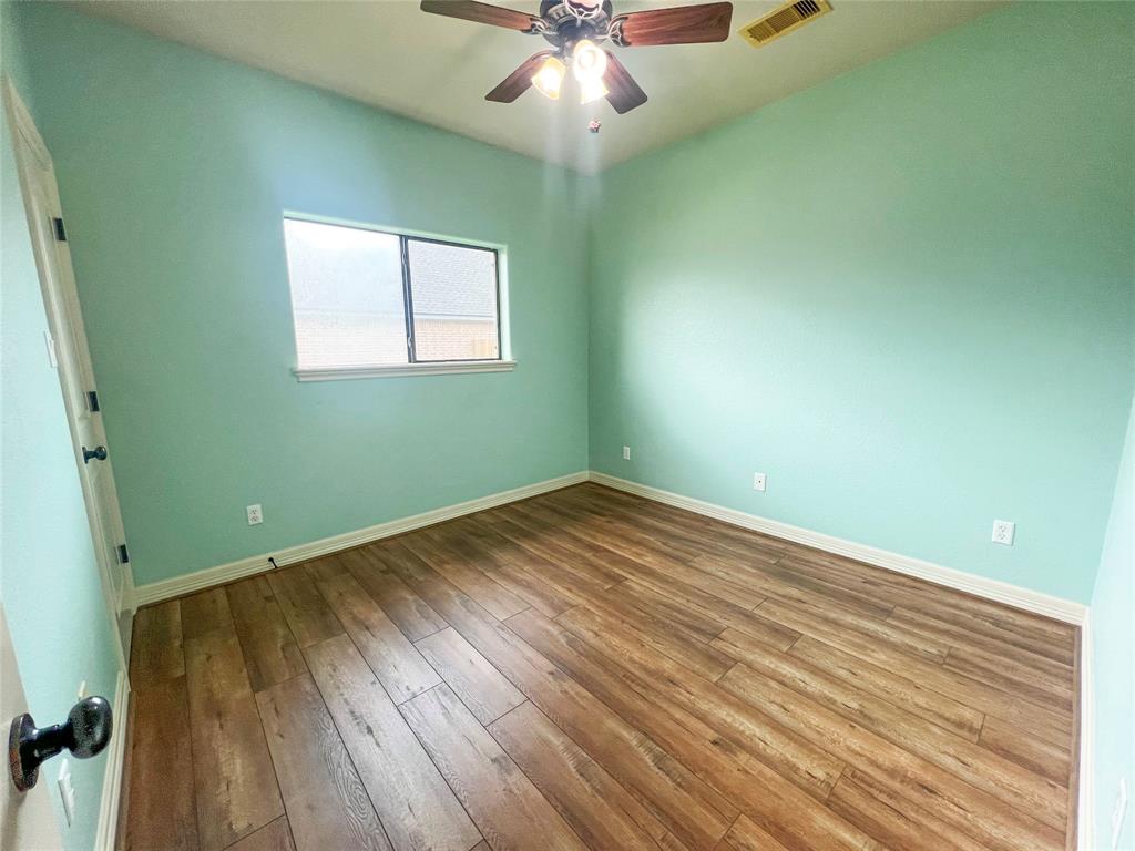 110 Hummingbird Court, Richwood, Texas image 15