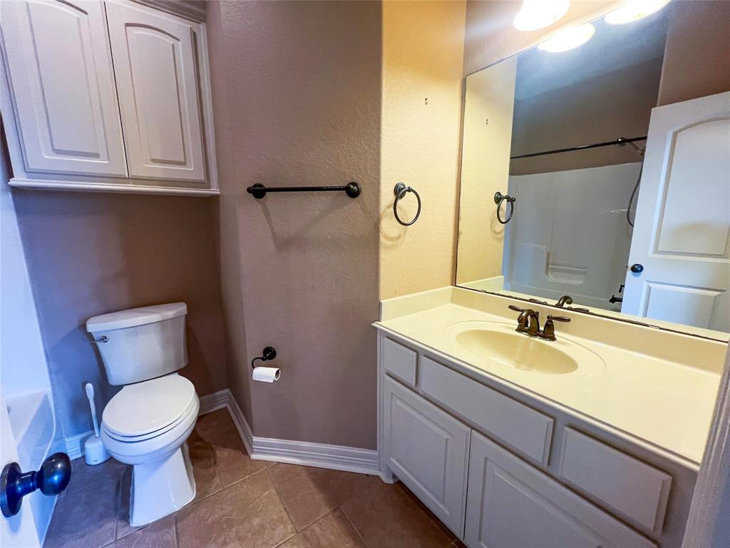 110 Hummingbird Court, Richwood, Texas image 16