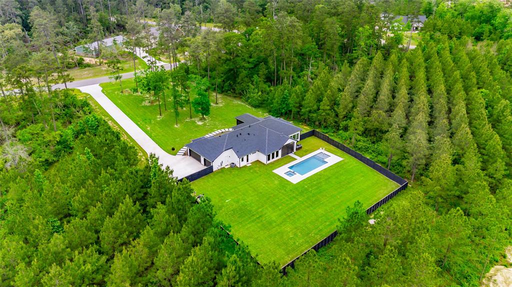 15181 Forest Grove Drive, Willis, Texas image 2