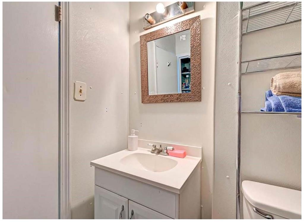538 Glenvale Drive, Houston, Texas image 6