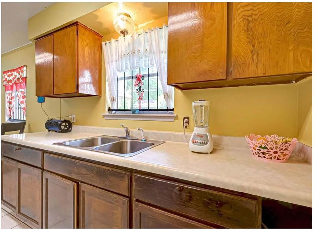 538 Glenvale Drive, Houston, Texas image 14