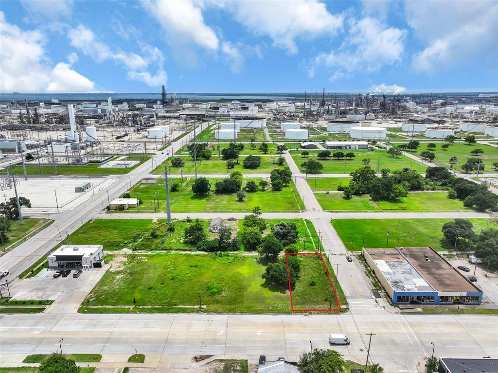 631 Texas Avenue, Texas City, Texas image 1