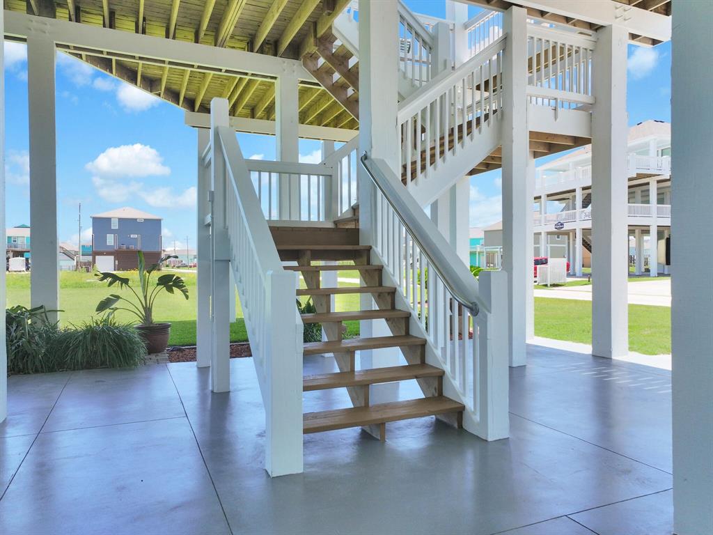 906 Westview, Crystal Beach, Texas image 11