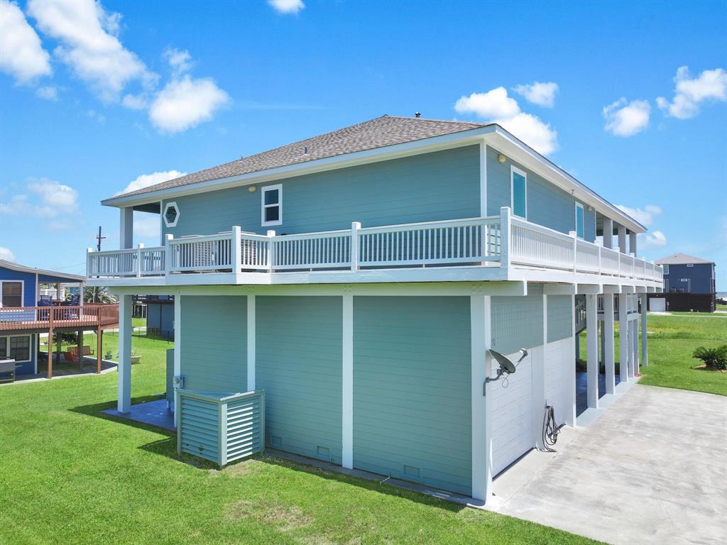 906 Westview, Crystal Beach, Texas image 5