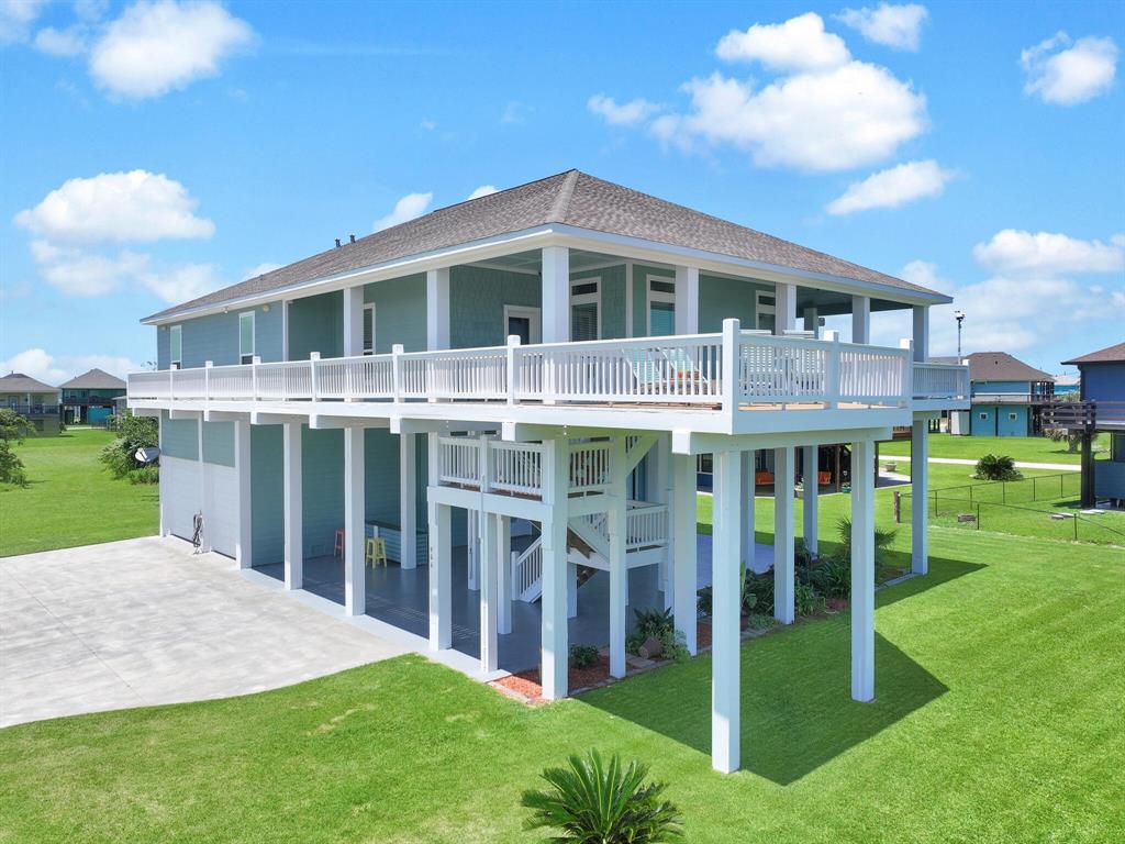 906 Westview, Crystal Beach, Texas image 4