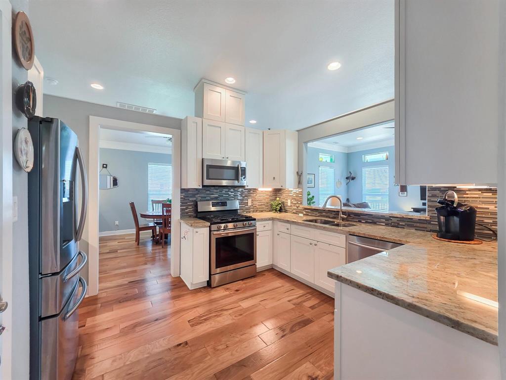 906 Westview, Crystal Beach, Texas image 21