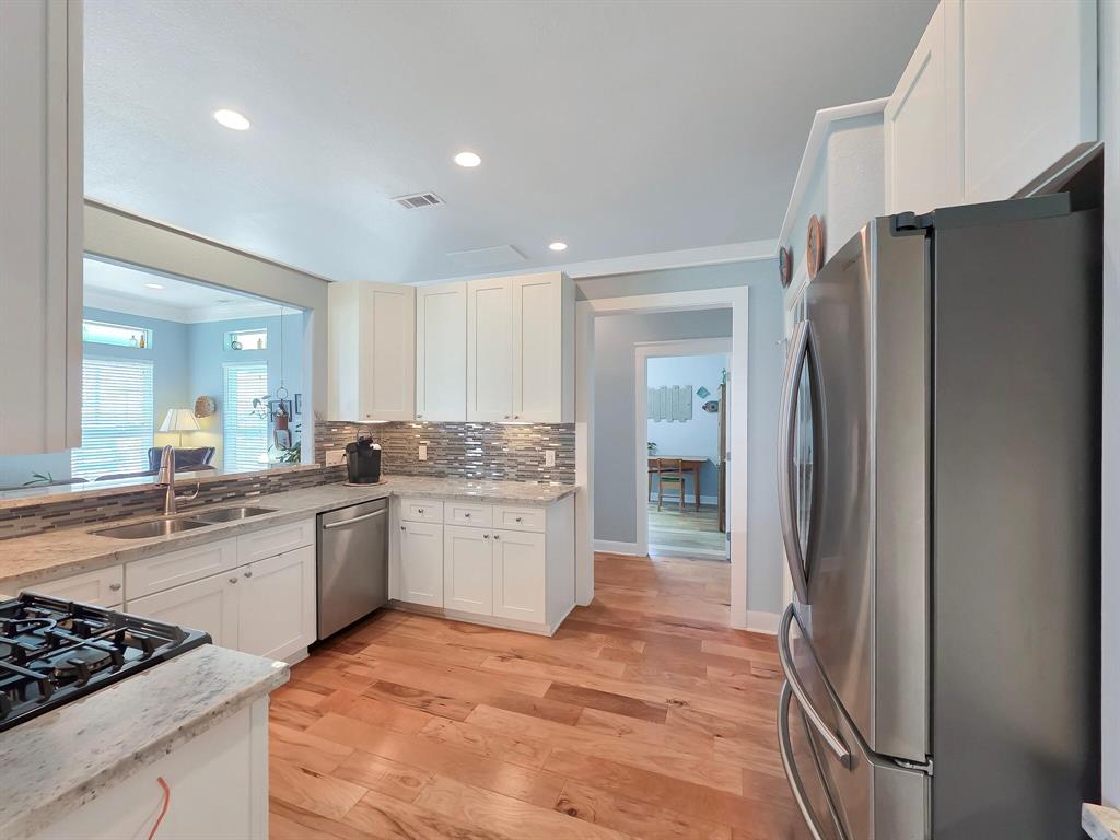 906 Westview, Crystal Beach, Texas image 22