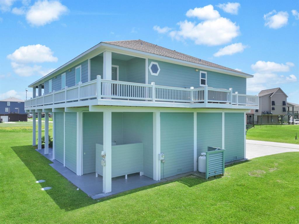 906 Westview, Crystal Beach, Texas image 7
