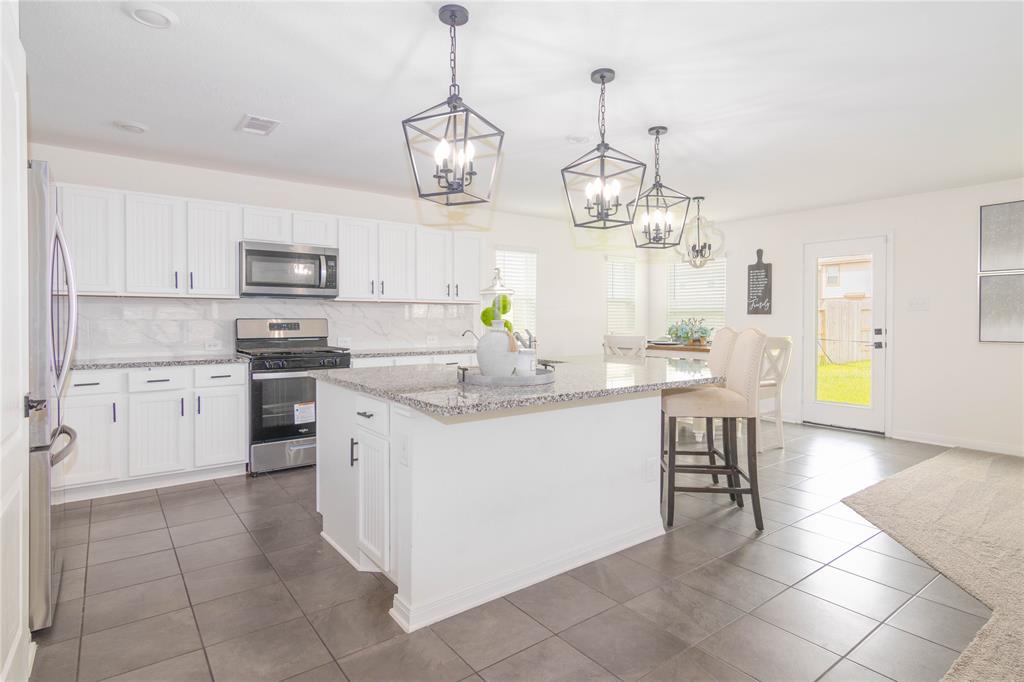 4523 Lally Brook Court, Katy, Texas image 9