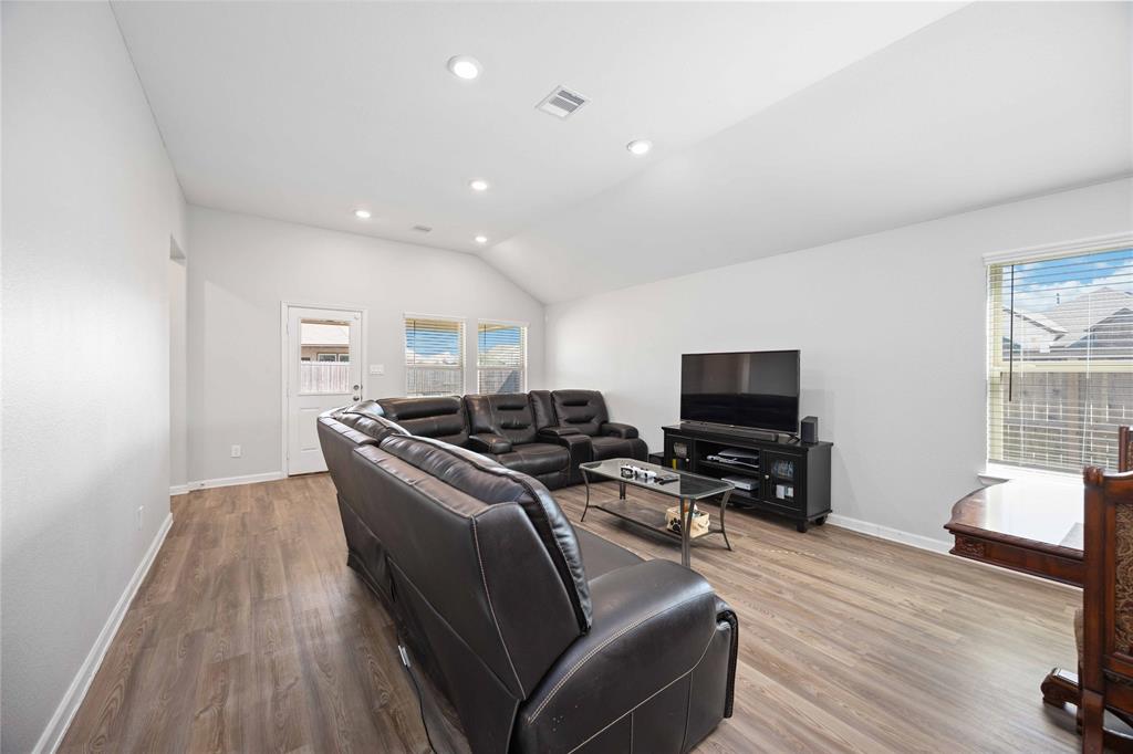 2539 Blazing Star Drive, Brookshire, Texas image 12