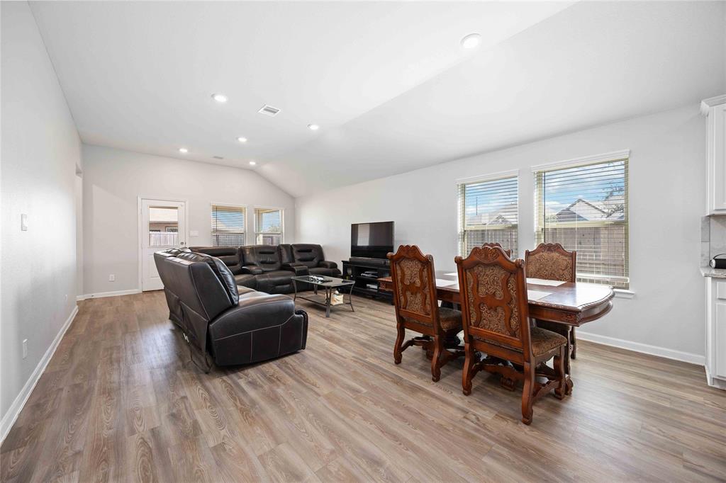 2539 Blazing Star Drive, Brookshire, Texas image 11