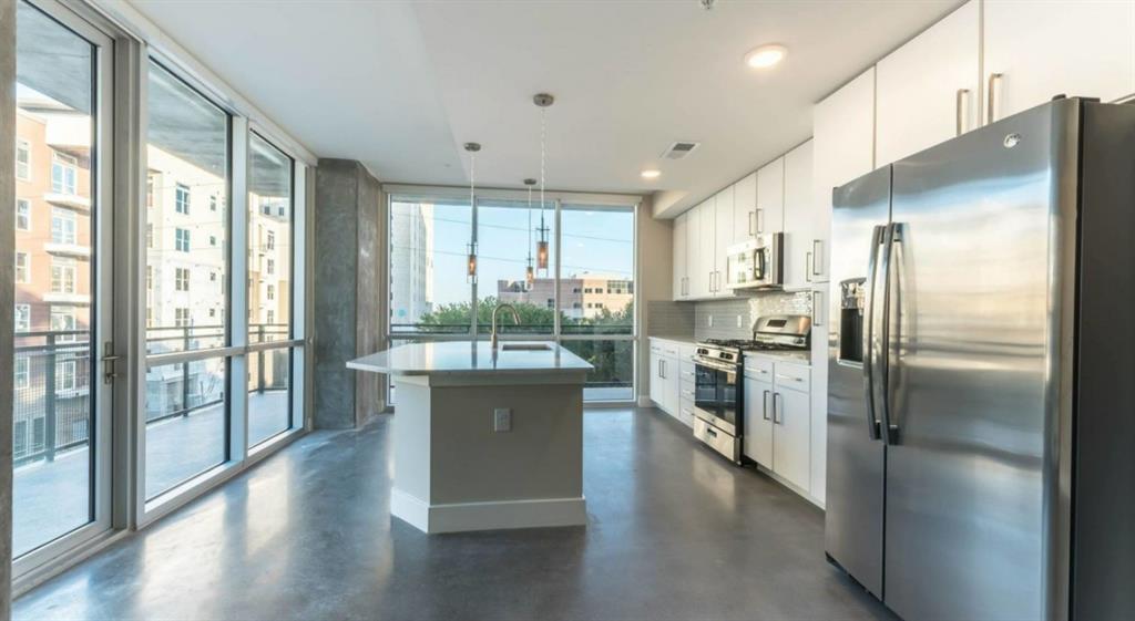 1825 San Jacinto St 302