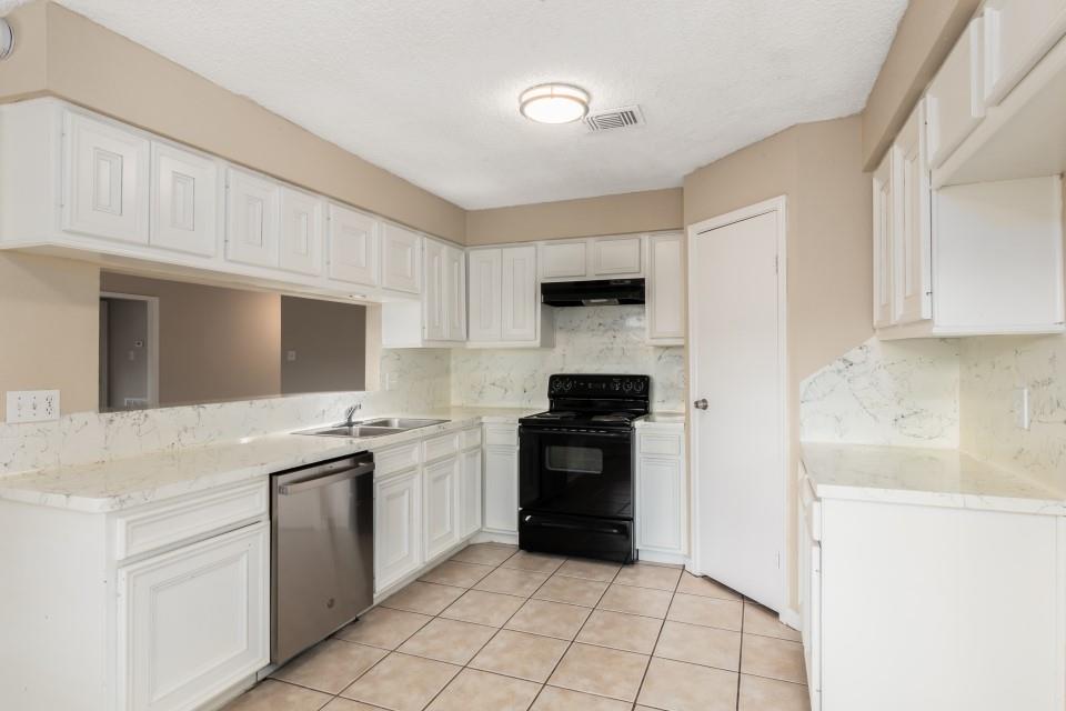 8031 Barnhill Drive, Humble, Texas image 15