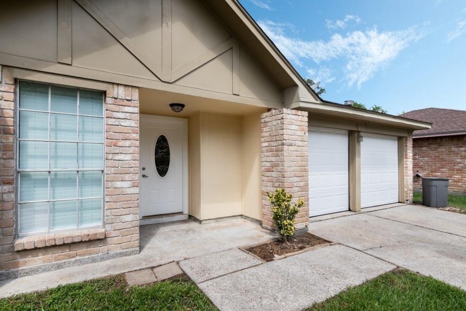 8031 Barnhill Drive, Humble, Texas image 21