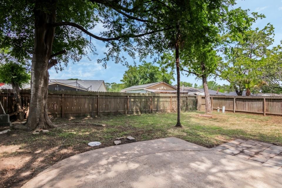 8031 Barnhill Drive, Humble, Texas image 3