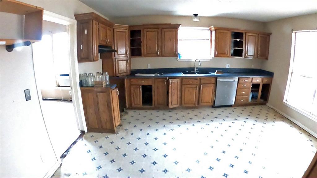 144 N Jeffus Street, Deport, Texas image 10