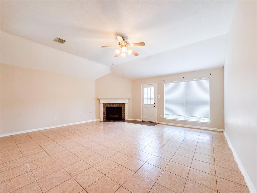2815 Town Gate Court, Missouri City, Texas image 7