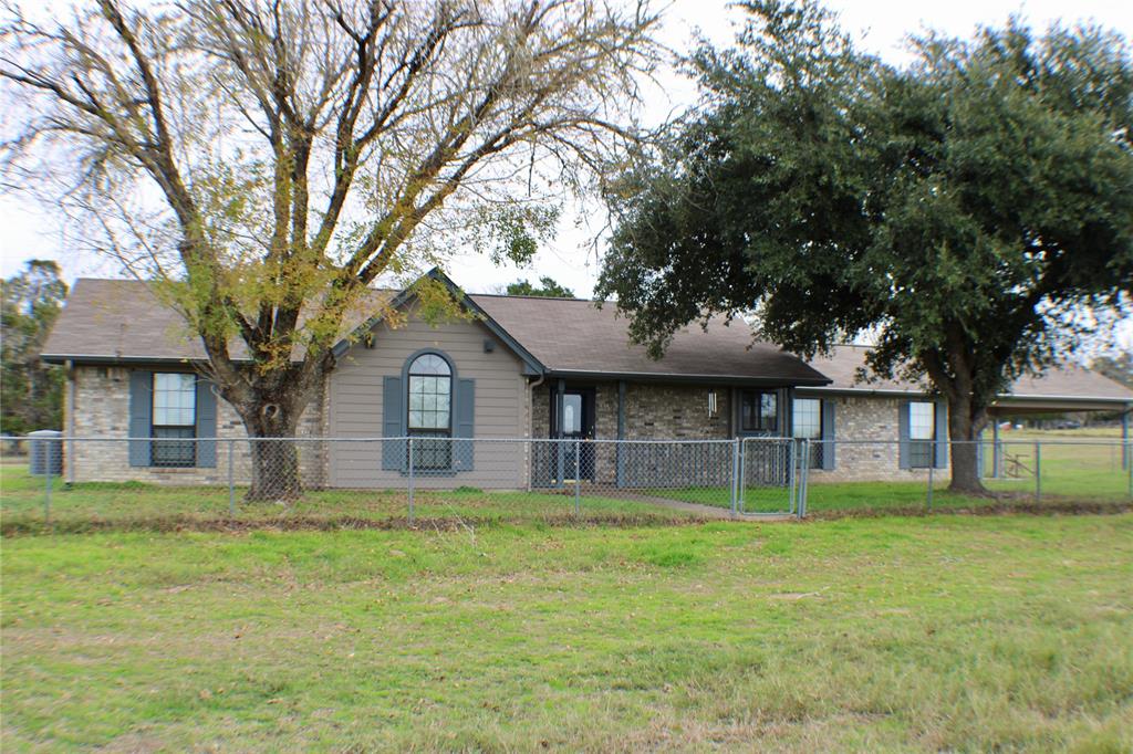 1252 County Road 106, Paige, Texas image 1